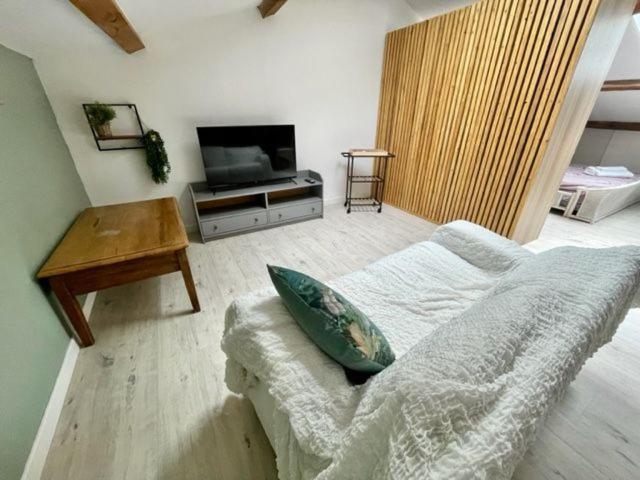 Les Vieux Platanes Apartment La Crau Luaran gambar